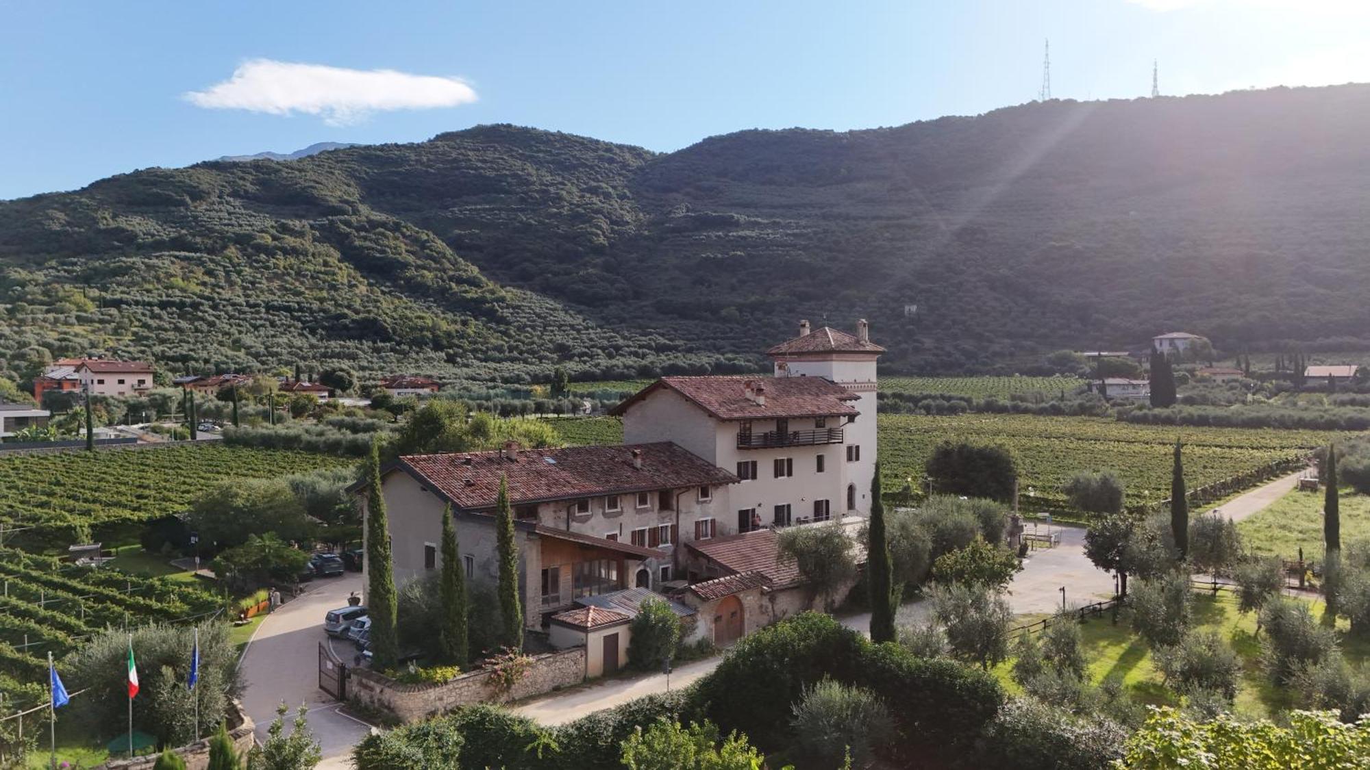 Residence La Colombera Riva del Garda Bagian luar foto