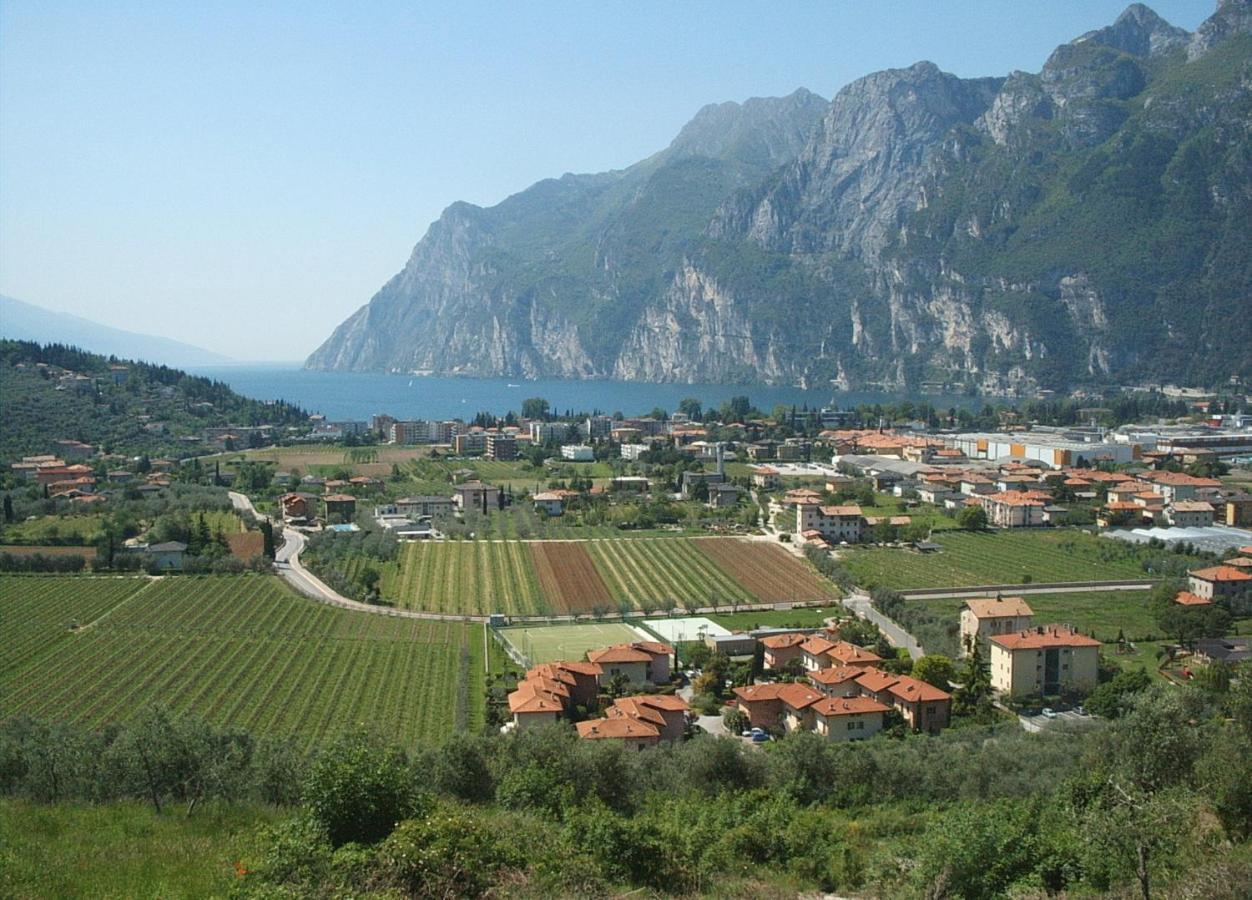 Residence La Colombera Riva del Garda Bagian luar foto